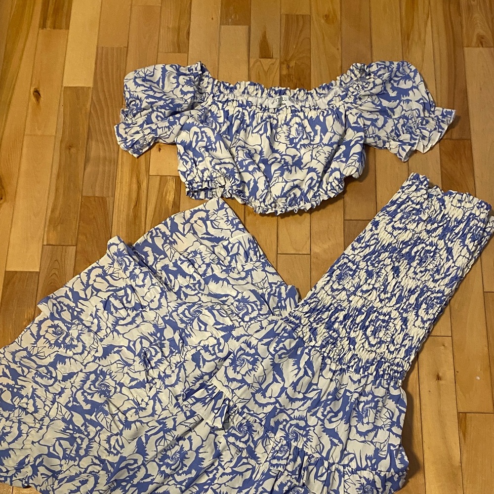 Chic Blue and White Floral Maxi Dress